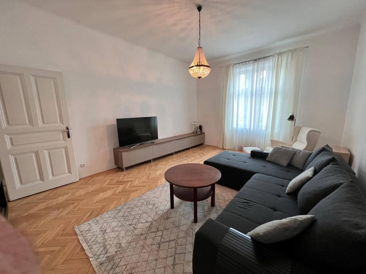 Stylish Flat In City Centre Μπρατισλάβα Εξωτερικό φωτογραφία